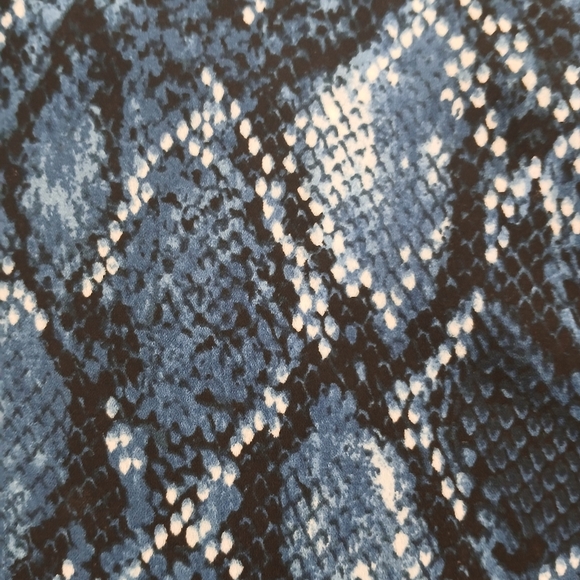 Nine west snake print blouse ,small size,brand new with tags - Picture 7 of 9